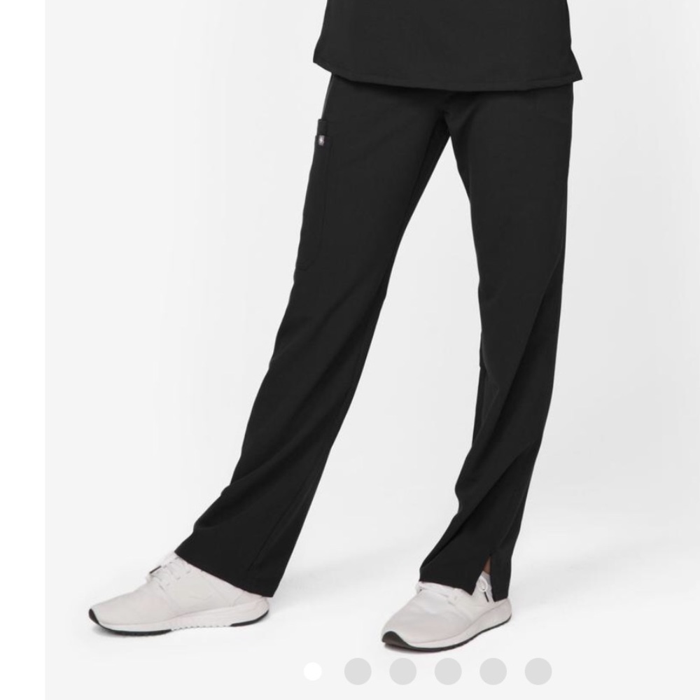 FIGS Kade Cargo Scrub Pants - NWOT